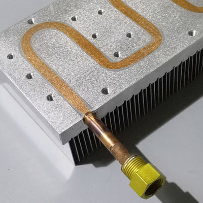 水冷のためのEnbededの銅管の電子脱熱器IGBT